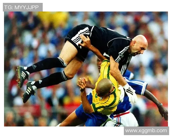 尊重足球明星的奉献与努力让我们共同欣赏他们的精彩瞬间与无尽热情